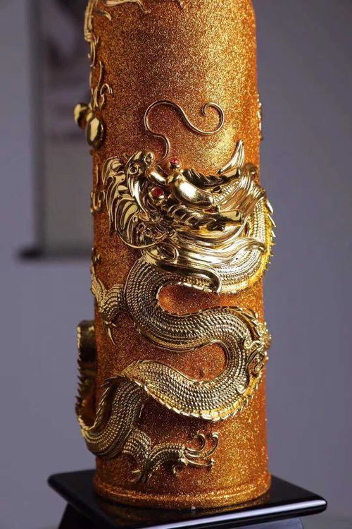 炮彈殼改裝的貼金工藝品,您可見過 好一個雙龍戲珠